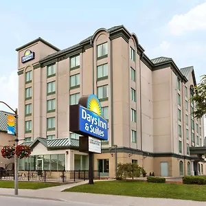 *** Hotel Days By Wyndham Centre St By The Falls Canada